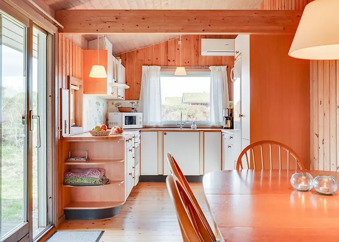 Дом отдыха Neja - 400m From The Sea By Interhome Блаванн